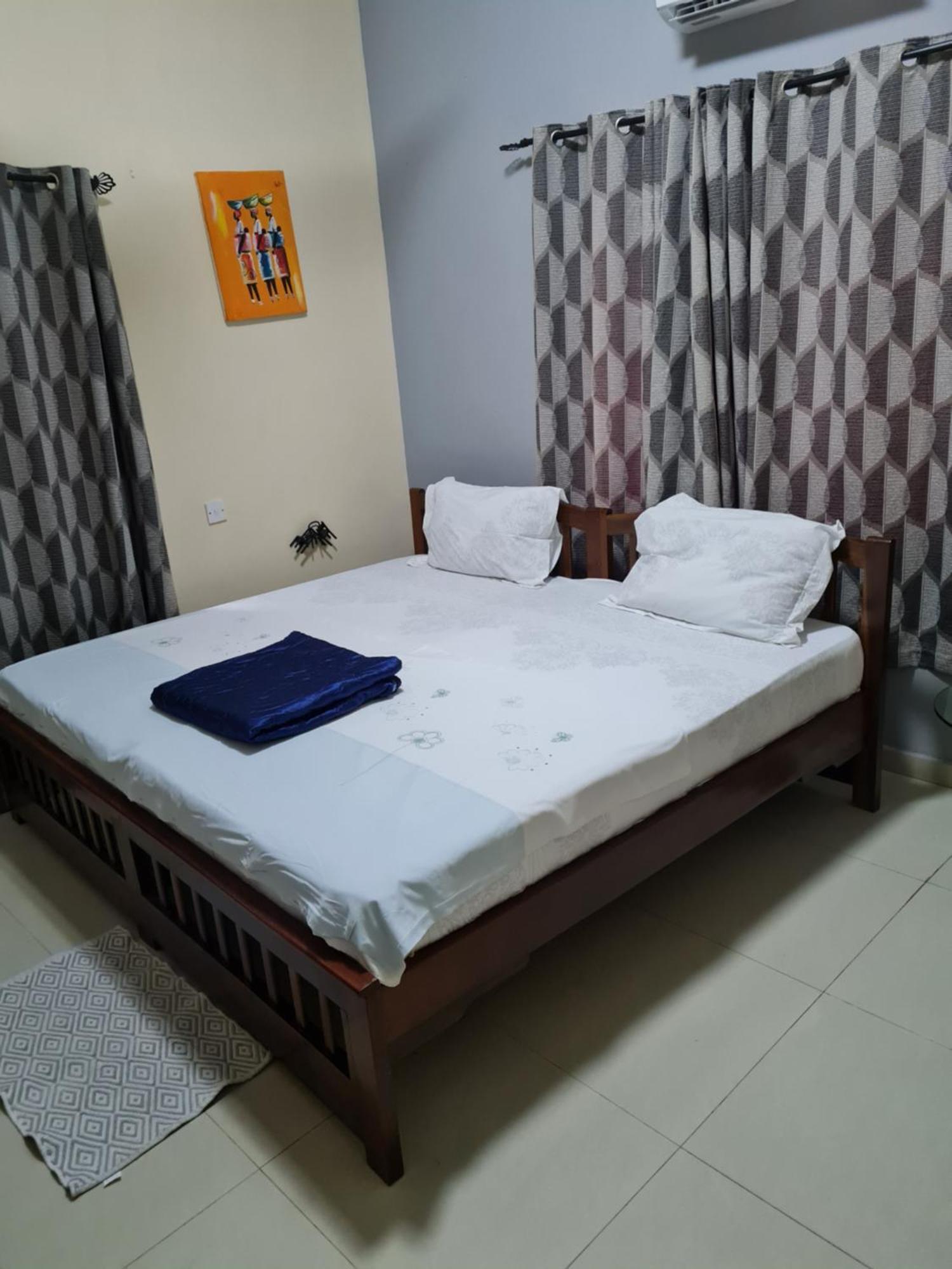 Qqueen'S Hill Lodge Accra Ngoại thất bức ảnh