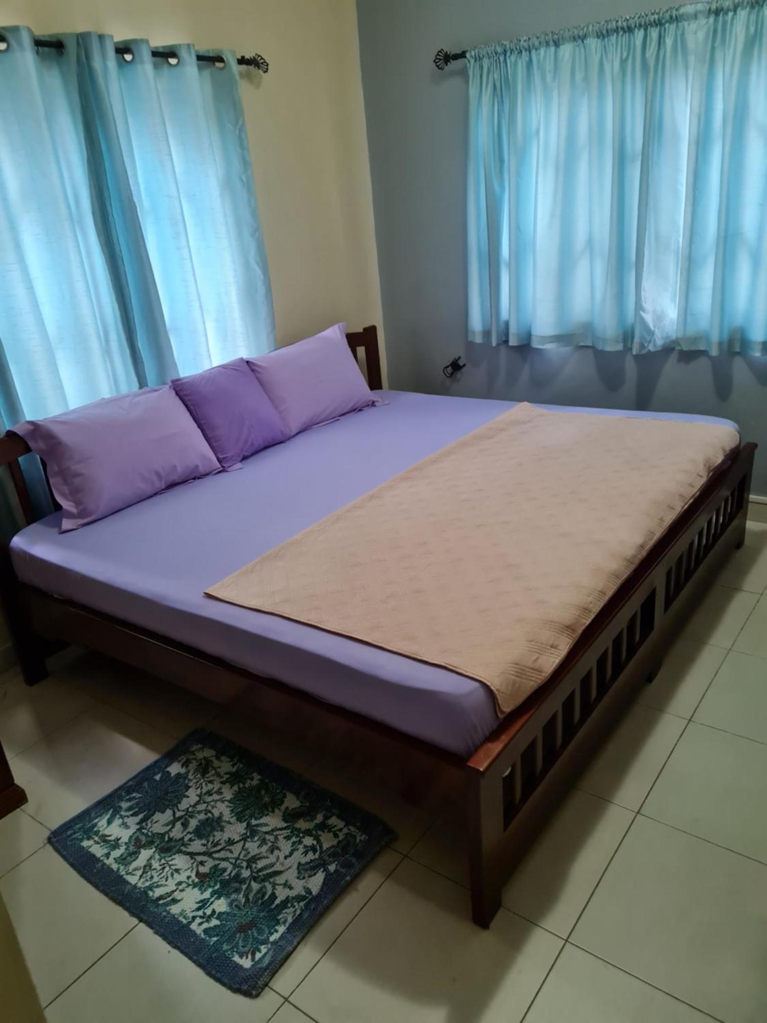 Qqueen'S Hill Lodge Accra Ngoại thất bức ảnh